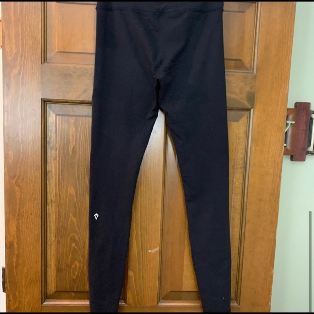 3 pairs of size 14 girls ivivva leggings. All in like new condition - Picture 2 of 10